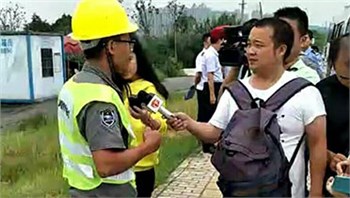 株洲市副市長(zhǎng)、市公安局局長(zhǎng)李曉葵視查工地現(xiàn)場(chǎng)